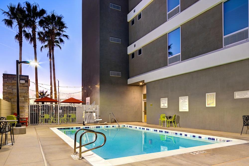 Home2 Suites By Hilton Palmdale Exterior photo