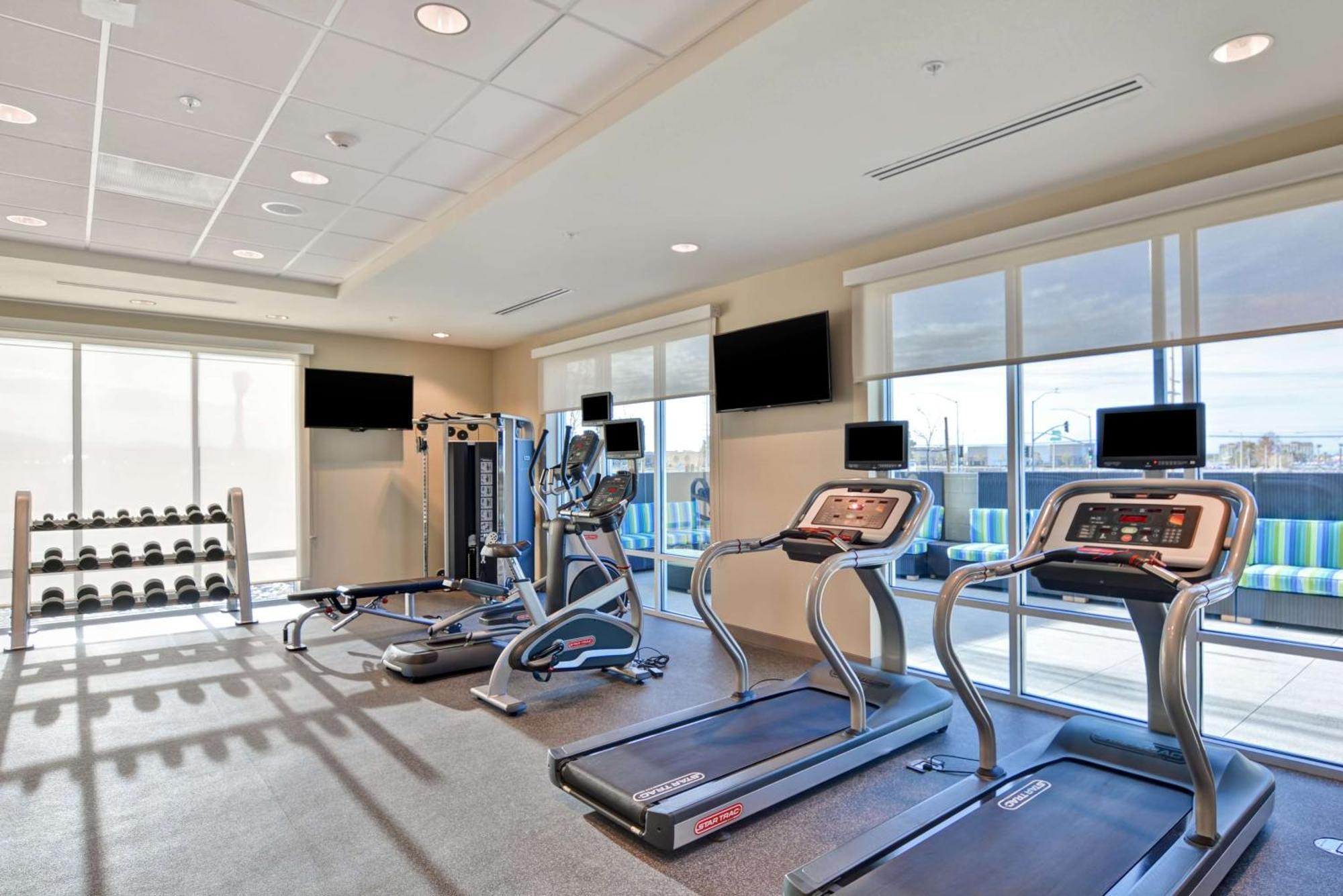 Home2 Suites By Hilton Palmdale Exterior photo